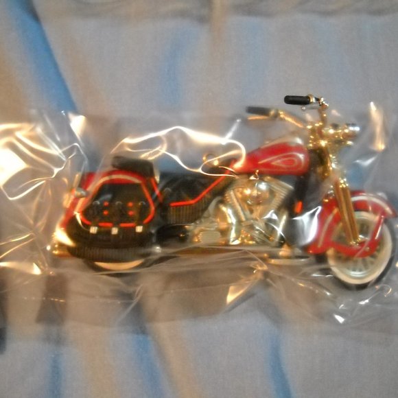VINTAGE 1999 Hallmark Harley Davidson 1997 Heritage Spring w/1999paint scheme #1 - Picture 2 of 8